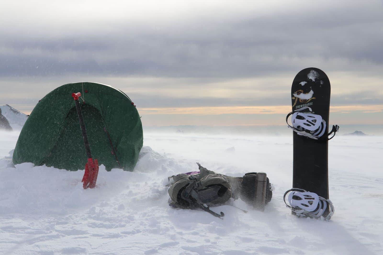 snowboard tahtası, bot ve bağlama takımı