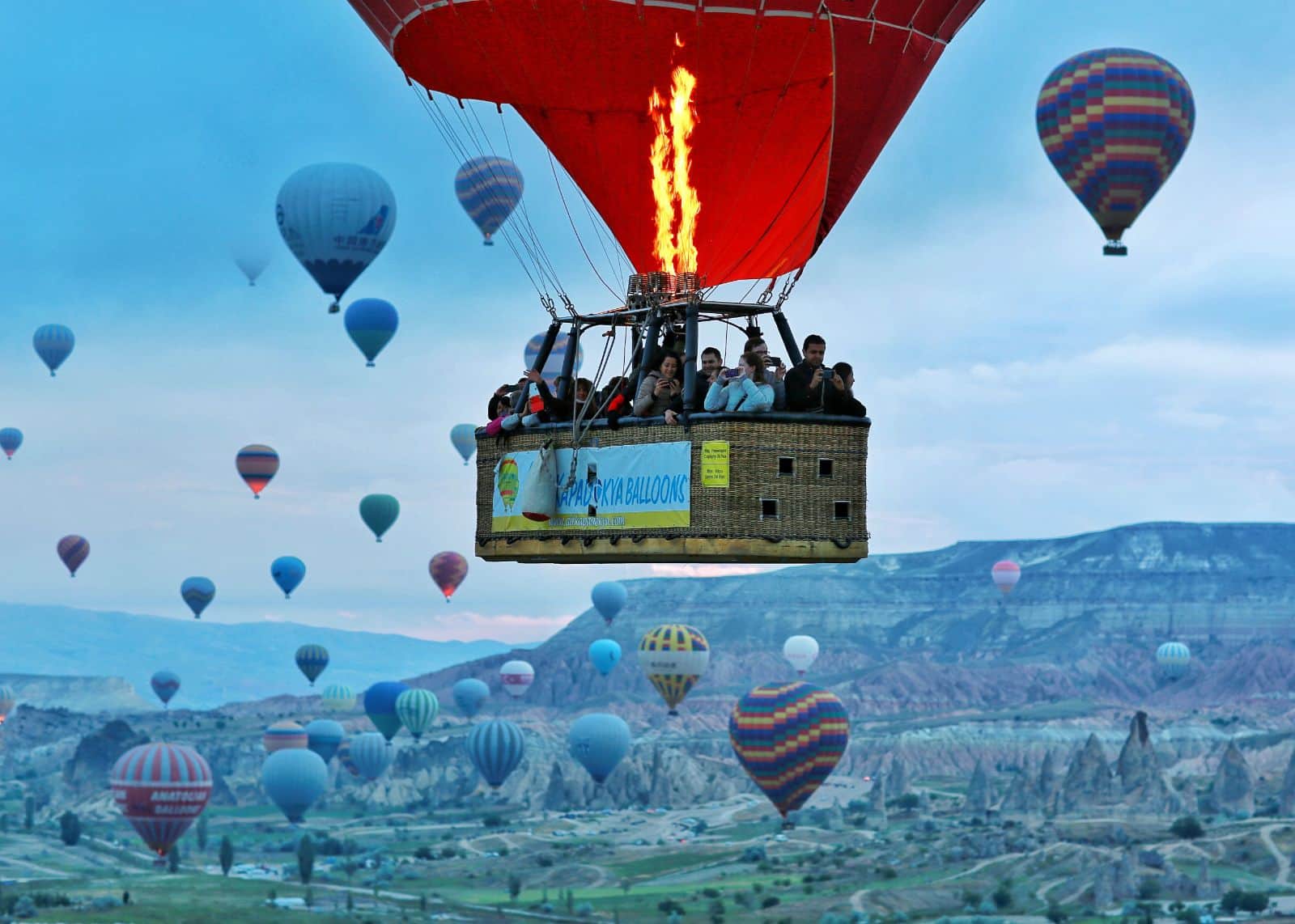Sıcak Hava Balonu Turu: Fiyatlar, Rotalar ve İpuçları