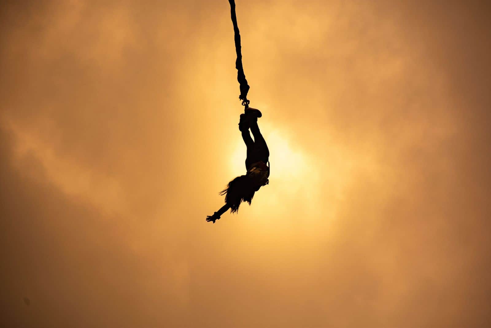 Bungee Jumping Rehberi: Fiyat, Yerler ve İlk Atlayış